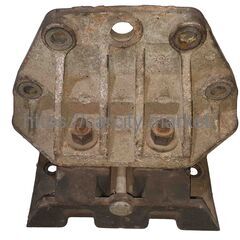 Кронштейн задний Chrysler 300M купить в Карсти Маркет